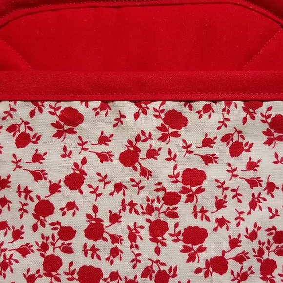 Red & Cream Homemade Potholders Set of 4 - Picture 3 of 5